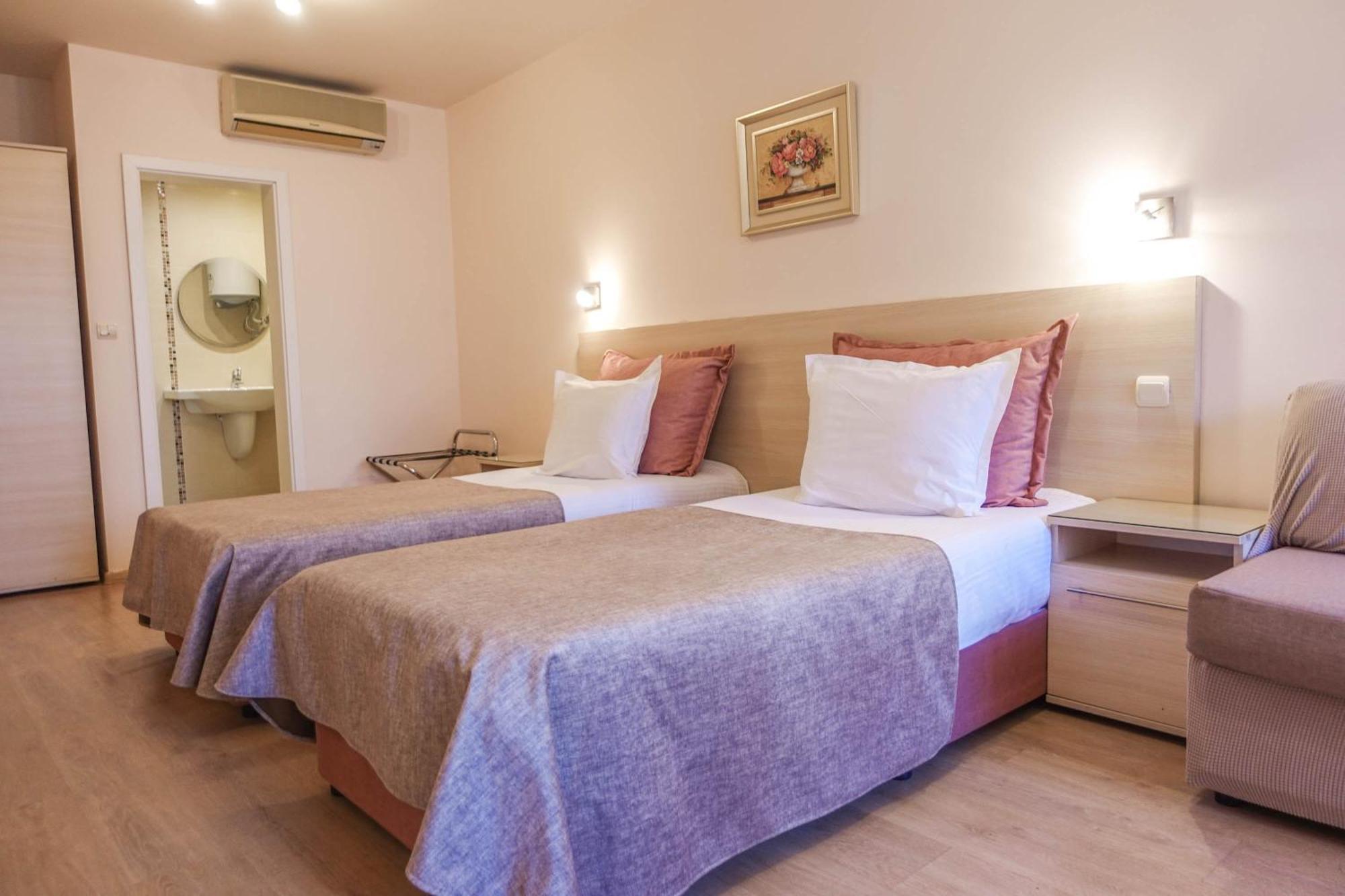 Hotel Acropolis Varna Exterior photo